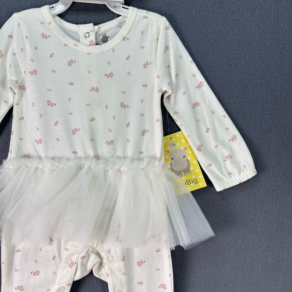 NWT ItsyBig White Floral Tulle Skirt Snap Closures Footed Onepiece Outfit 9M - Picture 8 of 13